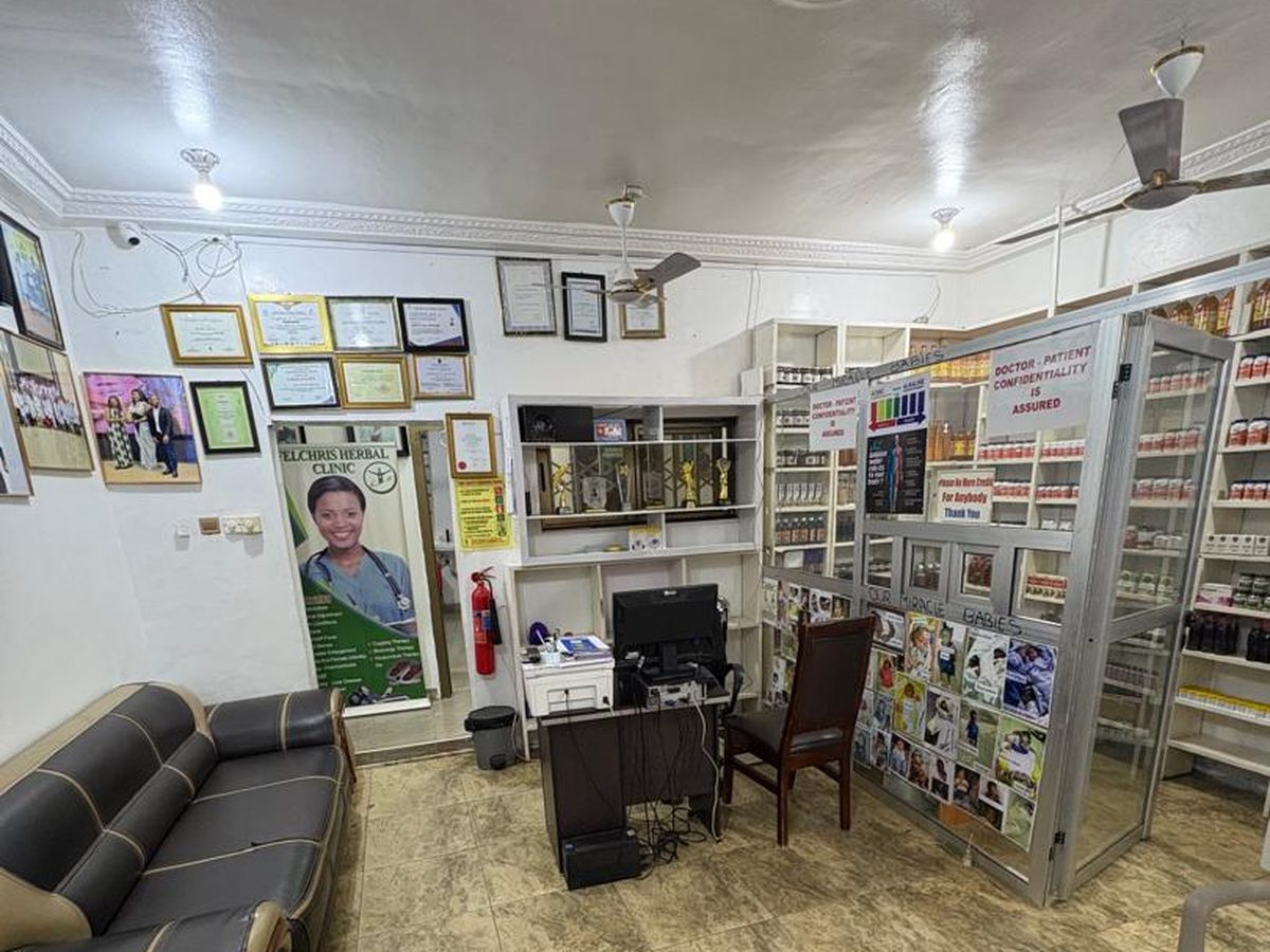 Felchris clinic reception